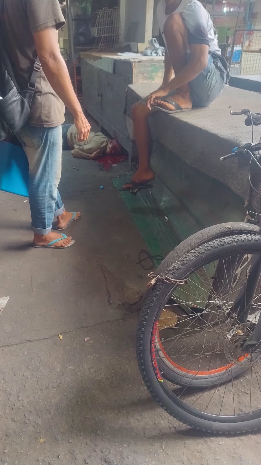 Jovem é assassinado a tiros na Feira do Rato, em Maceió
