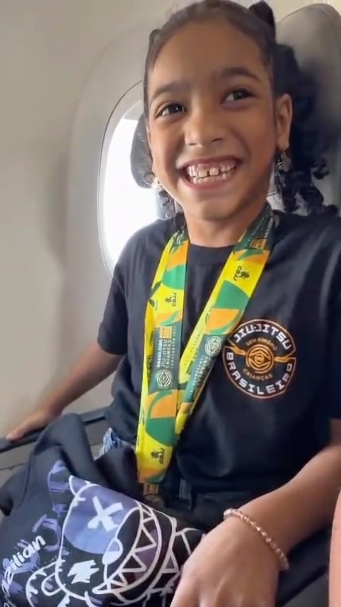 Menina de Rio Largo é homenageada em voo após conquistar vice-campeonato brasileiro de Jiu-Jitsu