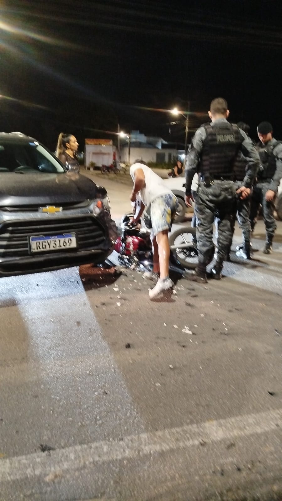 Motociclista fica ferido após colisão com carro em cruzamento de Arapiraca
