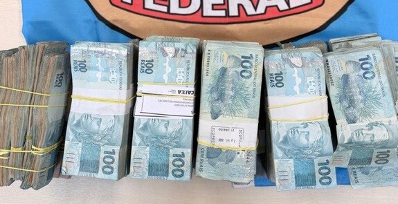 PF apreende quase R$ 600 mil em espécie com investigado por crimes eleitorais em Maceió