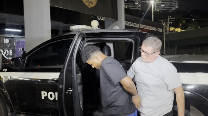 Preso suspeito de cometer arrastão no conjunto Medeiros Neto, em Maceió; carro foi apreendido