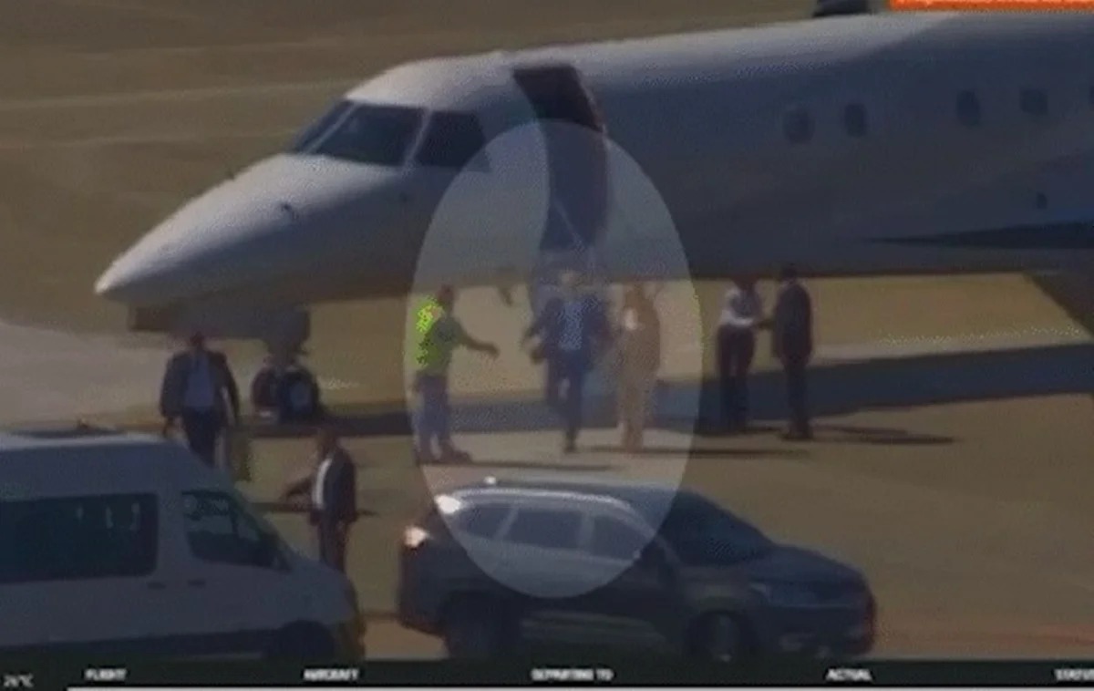 Vídeo: imagens mostram Moraes em jatinho de Vorcaro após contrato de R$ 50 milhões