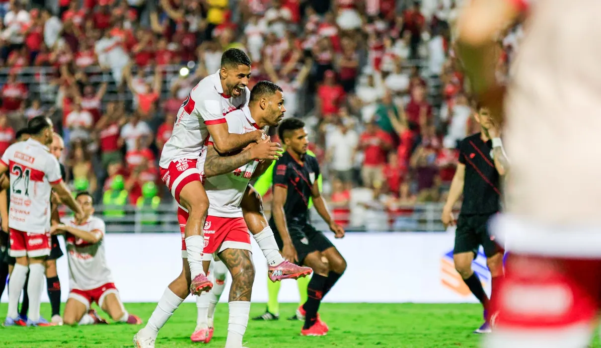 Mikael garante a vitória do CRB contra o Atlético-GO: 3 a 0; acompanhe ao vivo na Gazeta