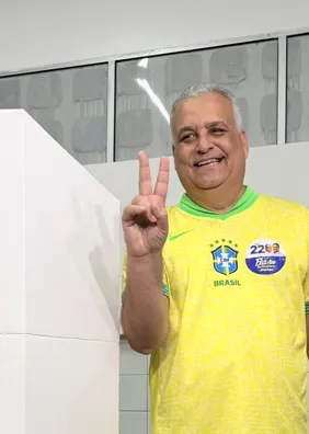 Alfredo Gaspar vota com a família e defende união: 'Não é um governo de vingança'