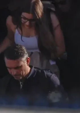 Confira imagens de Flávio e família no desembarque em aeroporto de Miami