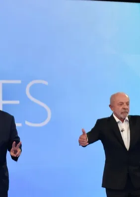 Flávio diz que Lula é "pai do tigrinho", que rebate: "Você é o irmão"