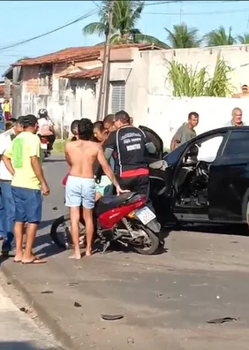 Mulher é atropelada após motorista perder controle de carro em Penedo