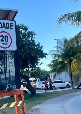 Orla de Maceió ganha medidores de velocidade para bicicletas e patinetes; veja onde