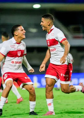 Veja o primeiro gol do CRB sobre o Atlético-GO na voz de Rogério Costa