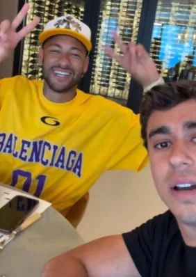 ‘Cansei de política’: Nikolas Ferreira mostra encontro com Neymar e pai do craque reforça apoio a Flávio Bolsonaro