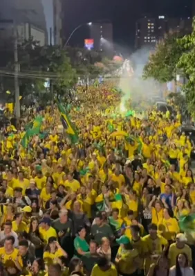 Cleitinho e Domingos Sávio participam de ato pró-Flávio em Divinópolis (MG)