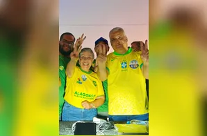 Alfredo Gaspar e Célia lideram ato por Flávio Bolsonaro em São Miguel dos Campos; veja como foi