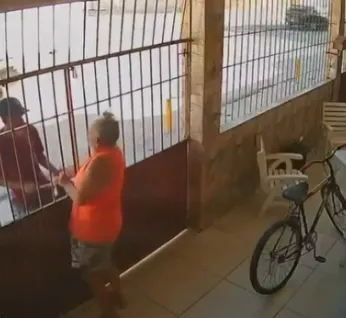 Mulher enfrenta suspeito e frustra tentativa de invasão a casa no Benedito Bentes