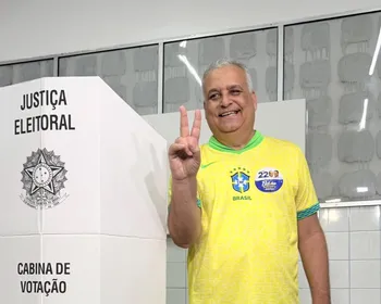 Alfredo Gaspar vota com a família e defende união: 'Não é um governo de vingança'