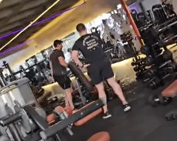 Aluno agride gerente e destrói academia após cobrança de R$ 1,3 mil; vídeo