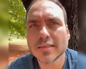 Após Flávio fugir, Carlos visita Bolsonaro: "Desculpa, pai. A gente falhou"