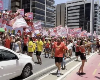 Caminhada pró-Lula em Maceió vai do Vera Arruda ao Marco dos Corais; veja como foi