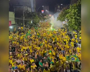 Cleitinho e Domingos Sávio participam de ato pró-Flávio em Divinópolis (MG)