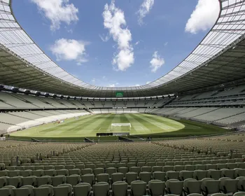 Bola em jogo para Fortaleza x CRB na Arena Castelão; acompanhe ao vivo na Gazeta