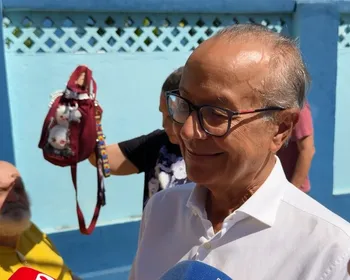 Dr. Wanderley vota em Maceió e pede racionalidade aos eleitores na escolha para o Senado