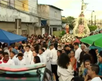 Fiéis celebram Nossa Senhora Aparecida com missa e procissão na Ponta Grossa