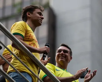Flávio segue dica de Nikolas e propõe "Pai-Nosso" em fala final de debate