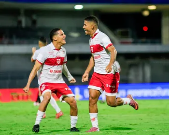 Veja o primeiro gol do CRB sobre o Atlético-GO na voz de Rogério Costa