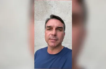Flávio Bolsonaro anuncia liderança da oposição a Lula e prepara ação contra chapa eleita