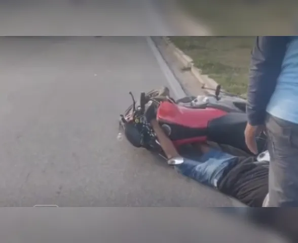 Acidente de motocicleta no Tabuleiro deixa duas vítimas feridas