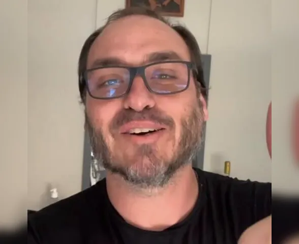 Carlos Bolsonaro convoca apoiadores para o Bloco do 22 em Maceió nesta quinta-feira