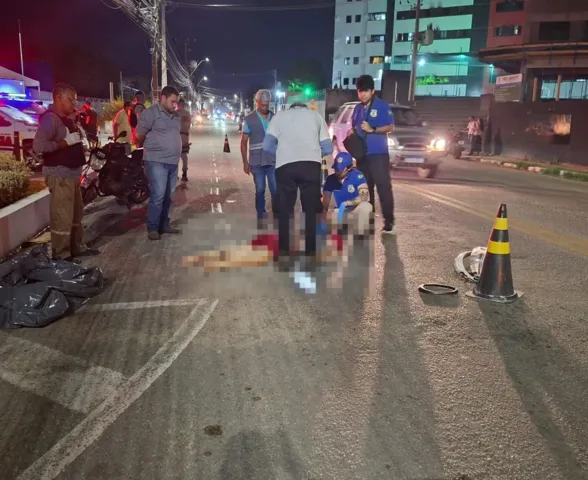 Passageira de moto por app morre após ser atropelada por caminhão no São Jorge