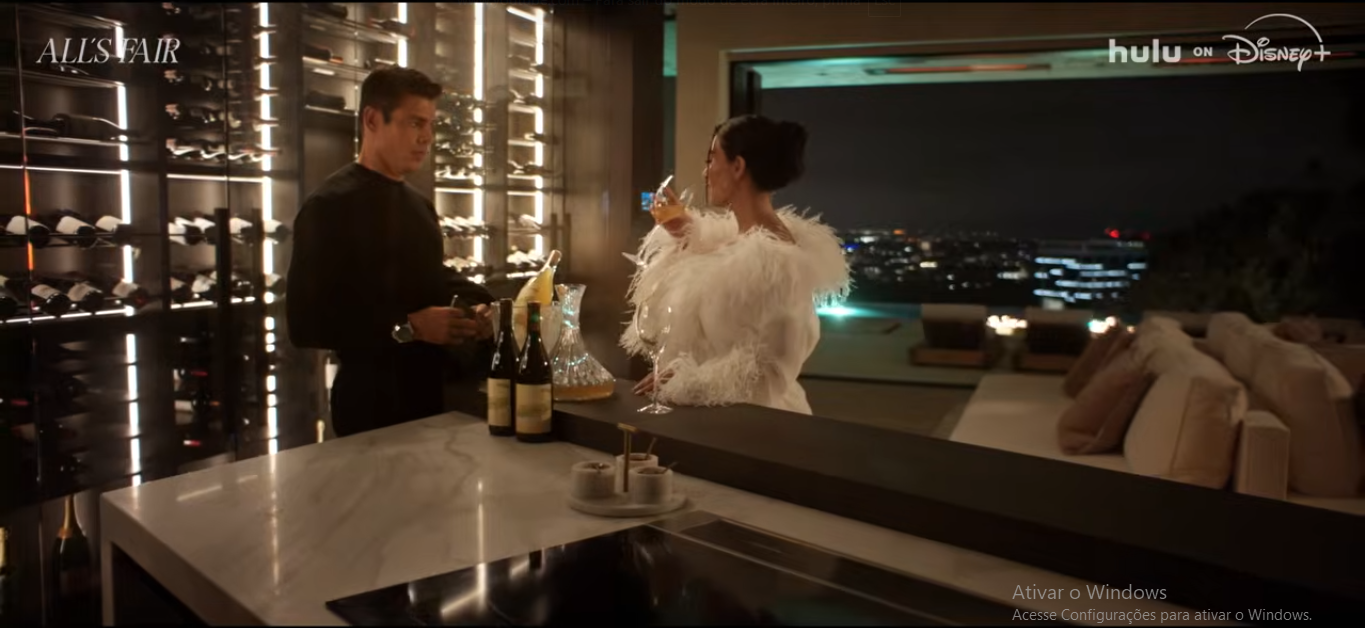 Com Cauã Reymond e Kim Kardashian, veja trailer do 2º ano de "Tudo é Justo"