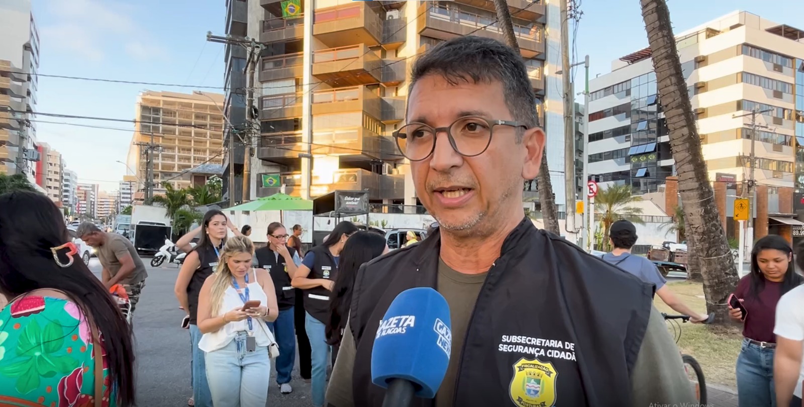 Comerciantes, turistas e moradores avaliam reodernamento na orla; veja