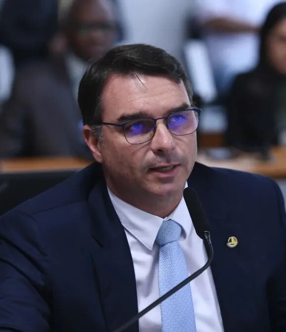 TSE diz que falha no "Pool de Mídias" deixou propaganda de Flávio sem áudio