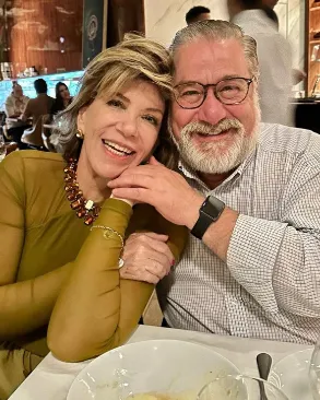 Fotos: Silvia Poppovic revela romance na véspera do Dia dos Namorados