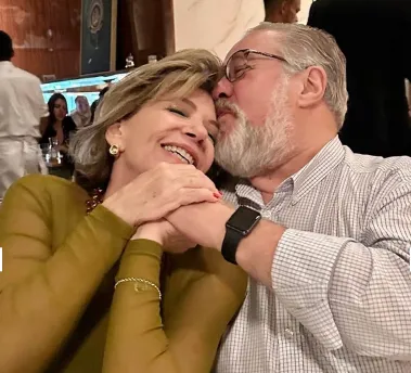 Fotos: Silvia Poppovic revela romance na véspera do Dia dos Namorados