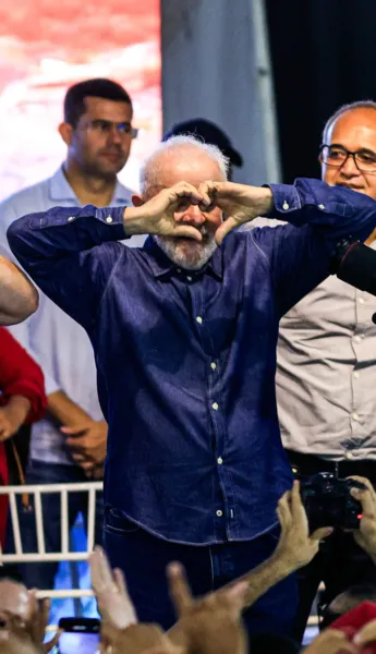Lula prega união, destaca força do Legislativo e diz que Paulo pode contar com o governo federal