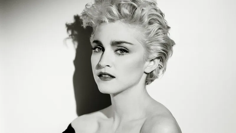Madonna é celebrada por fãs alagoanos, que aguardam show deste sábado (4)