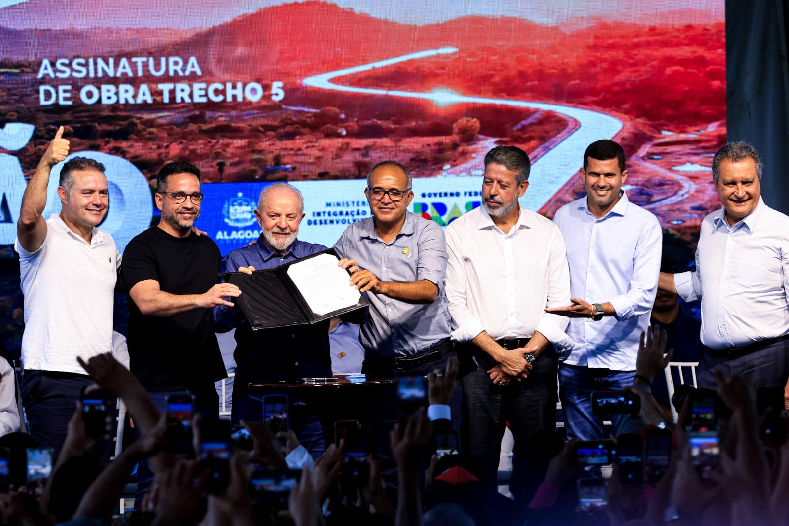 Lula prega união, destaca força do Legislativo e diz que Paulo pode contar com o governo federal