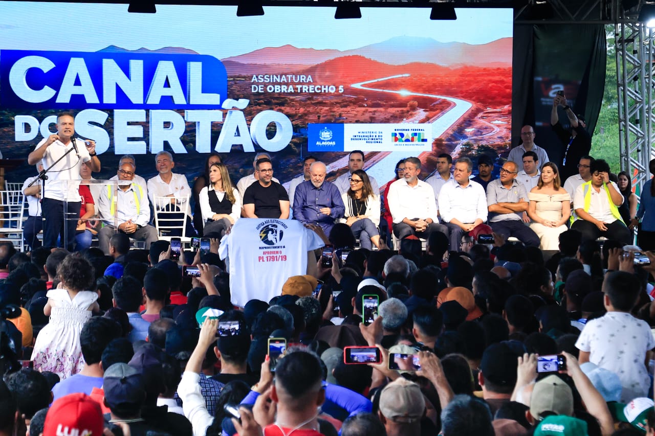 Renan Filho participou de solenidade em São José da Tapera