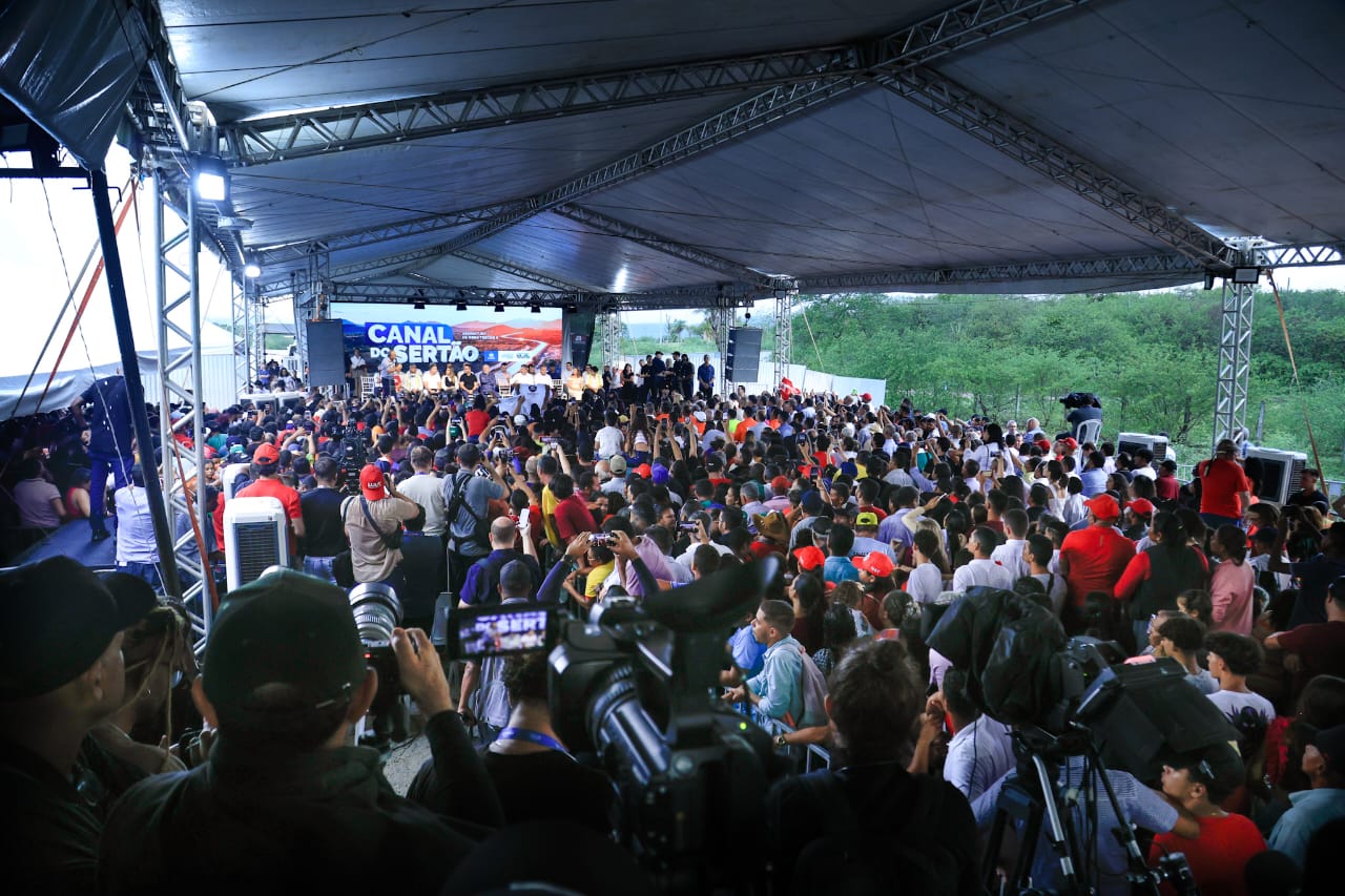 Lula prega união, destaca força do Legislativo e diz que Paulo pode contar com o governo federal