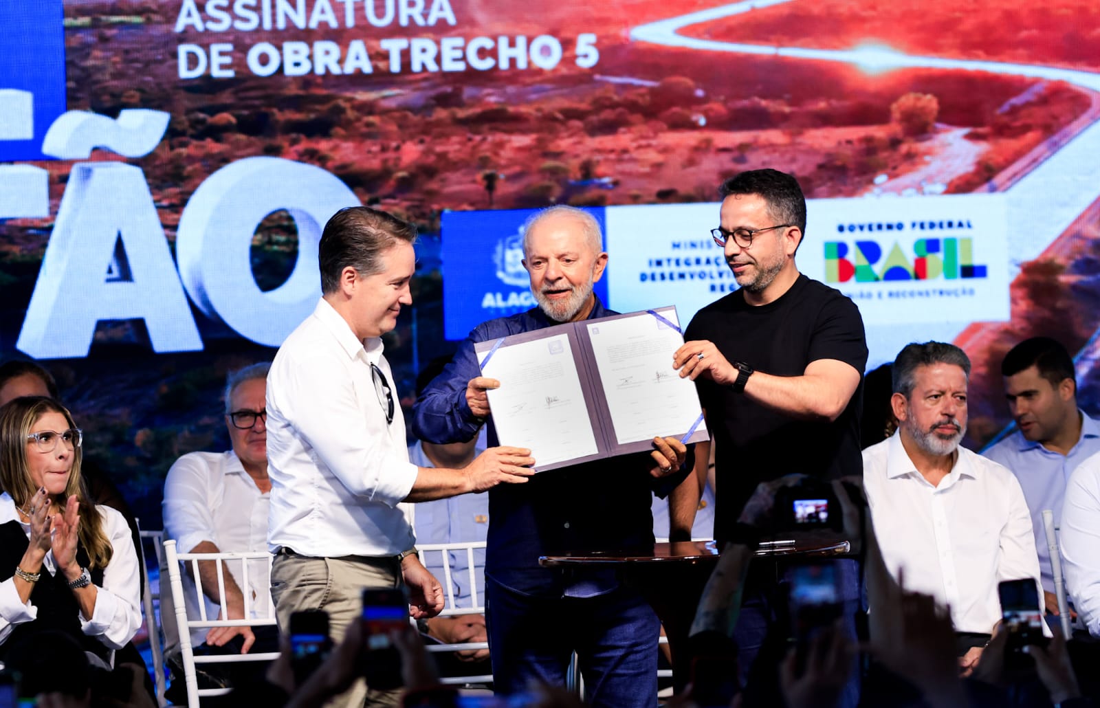 Lula prega união, destaca força do Legislativo e diz que Paulo pode contar com o governo federal