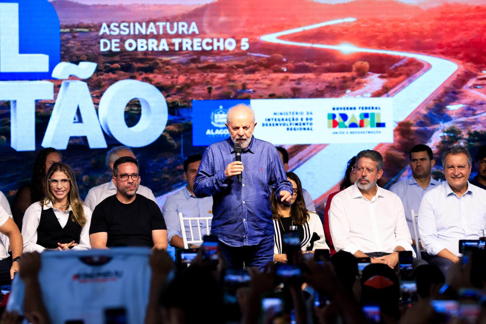 Lula prega união, destaca força do Legislativo e diz que Paulo pode contar com o governo federal