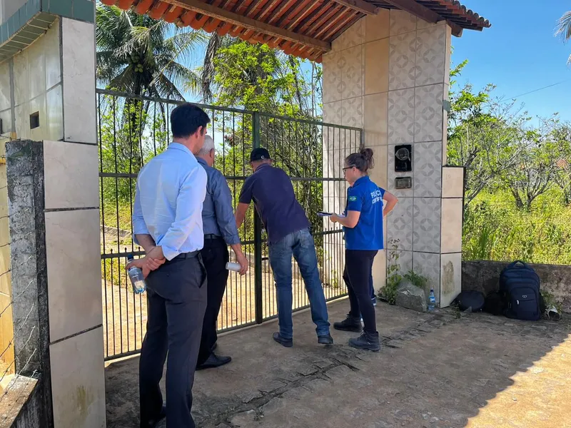 Veja imagens da reprodução simulada da morte da criança encontrada enforcada