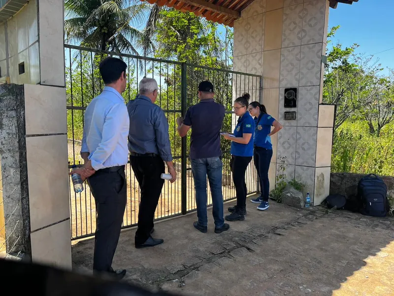 Veja imagens da reprodução simulada da morte da criança encontrada enforcada