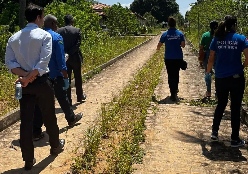 Veja imagens da reprodução simulada da morte da criança encontrada enforcada