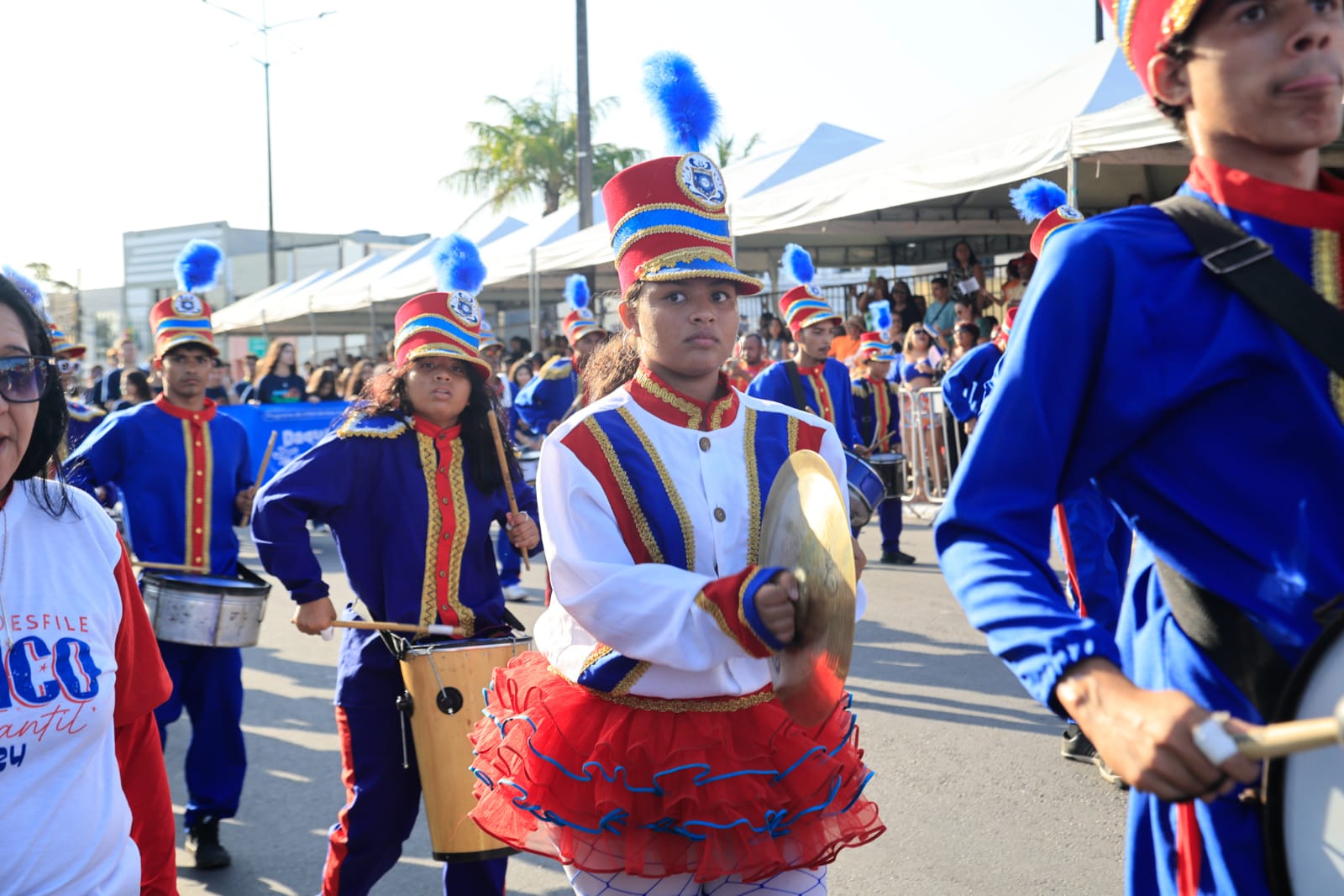 Desfile reúne população para celebrar os 207 anos da Emancipação Política de Alagoas