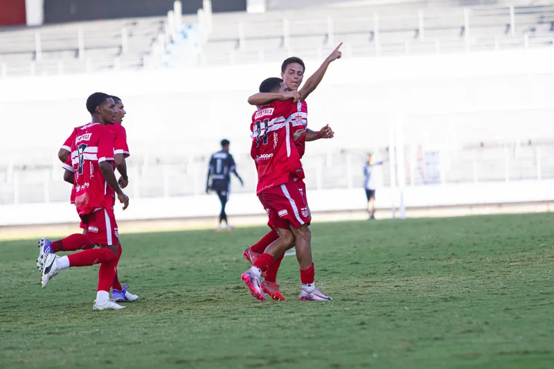CRB vence o Sampaio Corrêa de virada na estreia da Série B do Brasileirão sub-20