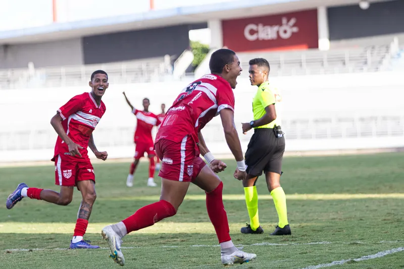 CRB vence o Sampaio Corrêa de virada na estreia da Série B do Brasileirão sub-20