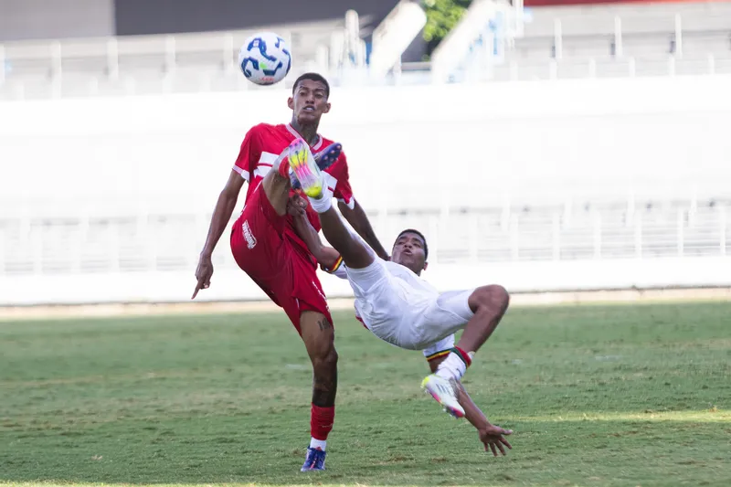 CRB vence o Sampaio Corrêa de virada na estreia da Série B do Brasileirão sub-20